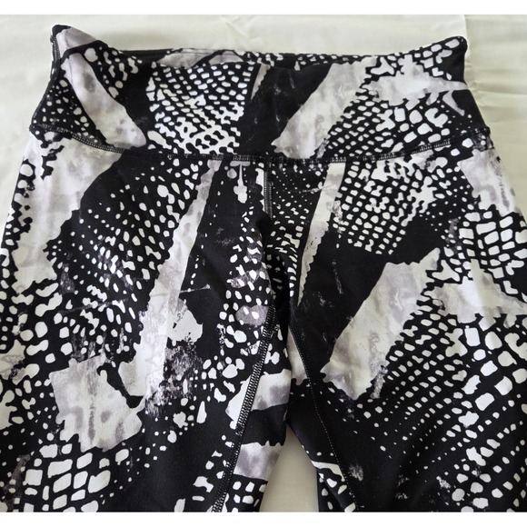 Lululemon Static‎ Mist White Black Wunder Under Crop III Leggings Size - Picture 3 of 7